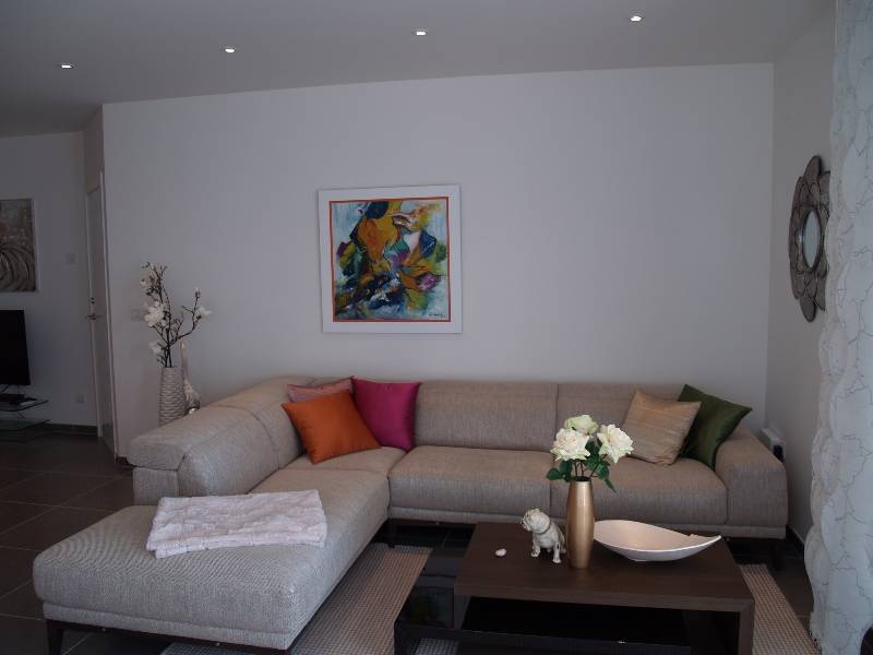 Notar Propiedades 663b00f2048471cbf62fd466b170a00a 800x600 Source